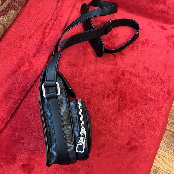 Louis Vuitton Amazon messenger Monogram Pastel men’s Shoulder Bag Noir - Picture 3 of 8